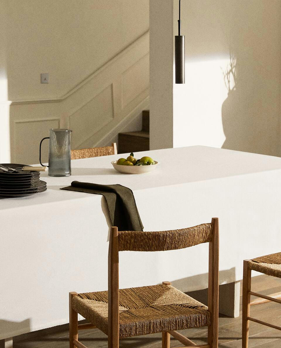 TOPSTITCHED TABLECLOTH