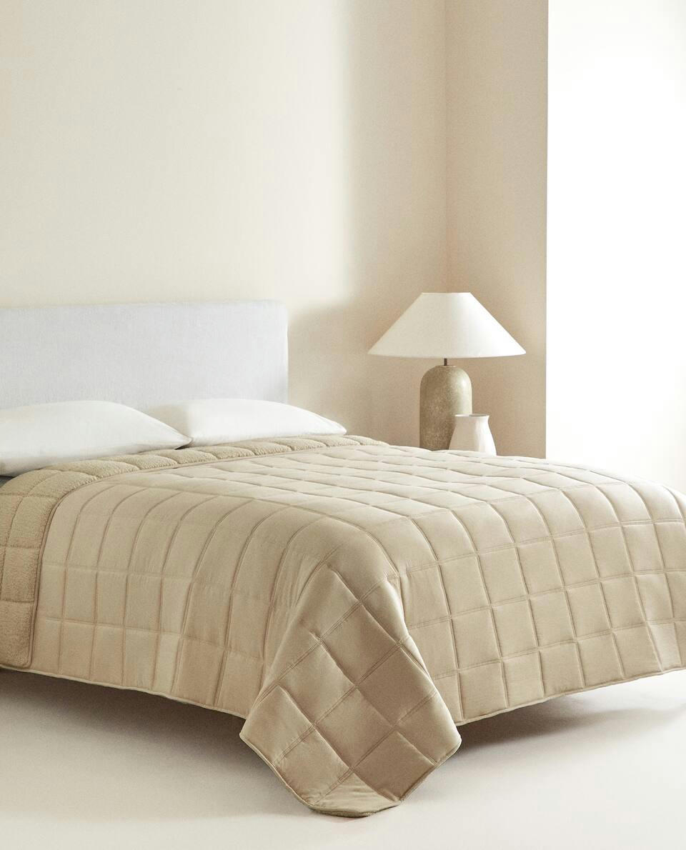 REVERSIBLE CHECKED QUILT