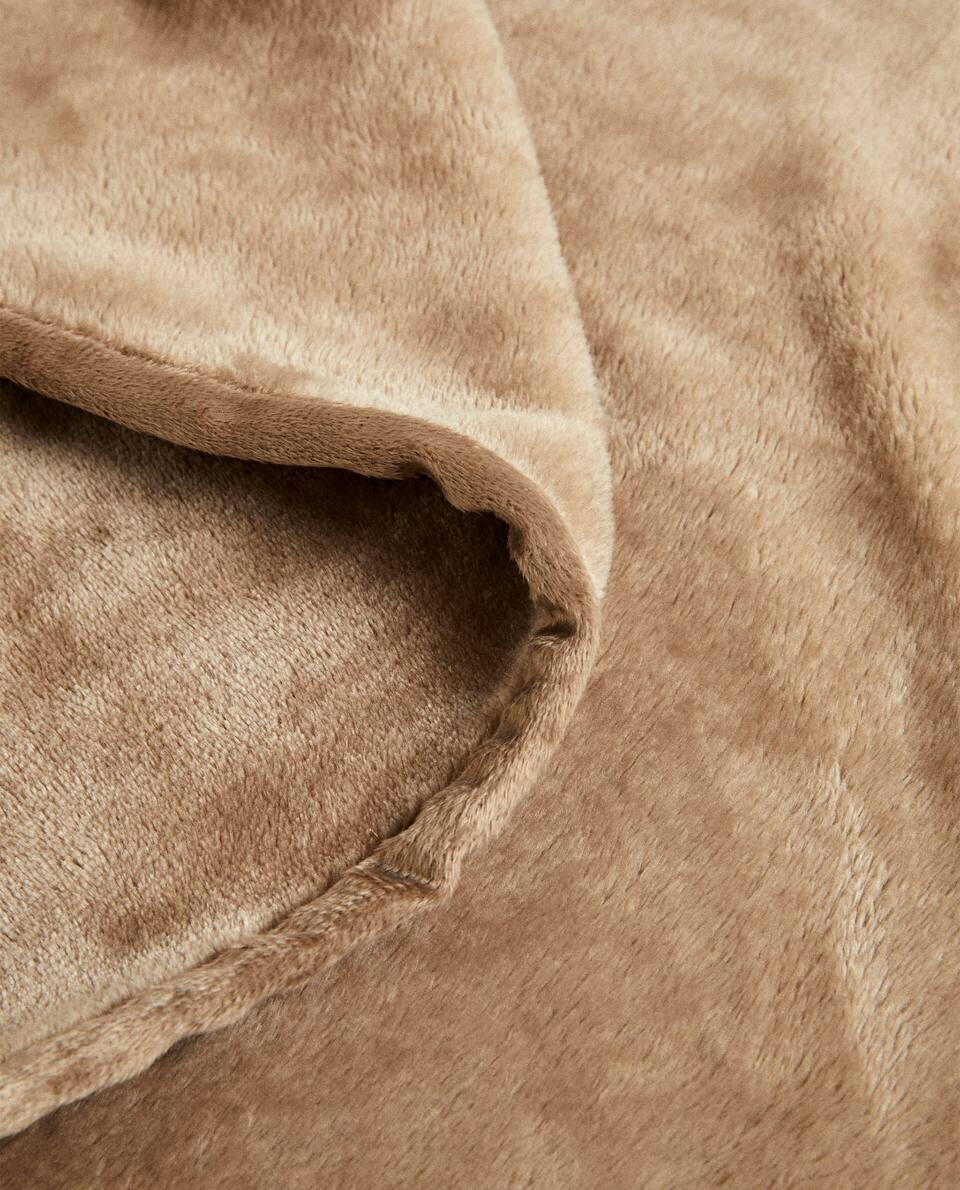 PLAIN FLEECE BLANKET