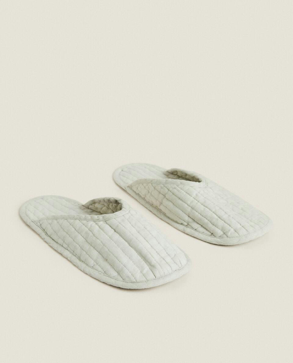 QUILTED LINEN SLIPPERS