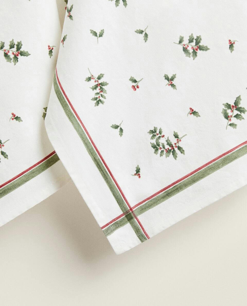 PACK OF COTTON CHRISTMAS HOLLY TEA TOWELS (PACK OF 2)