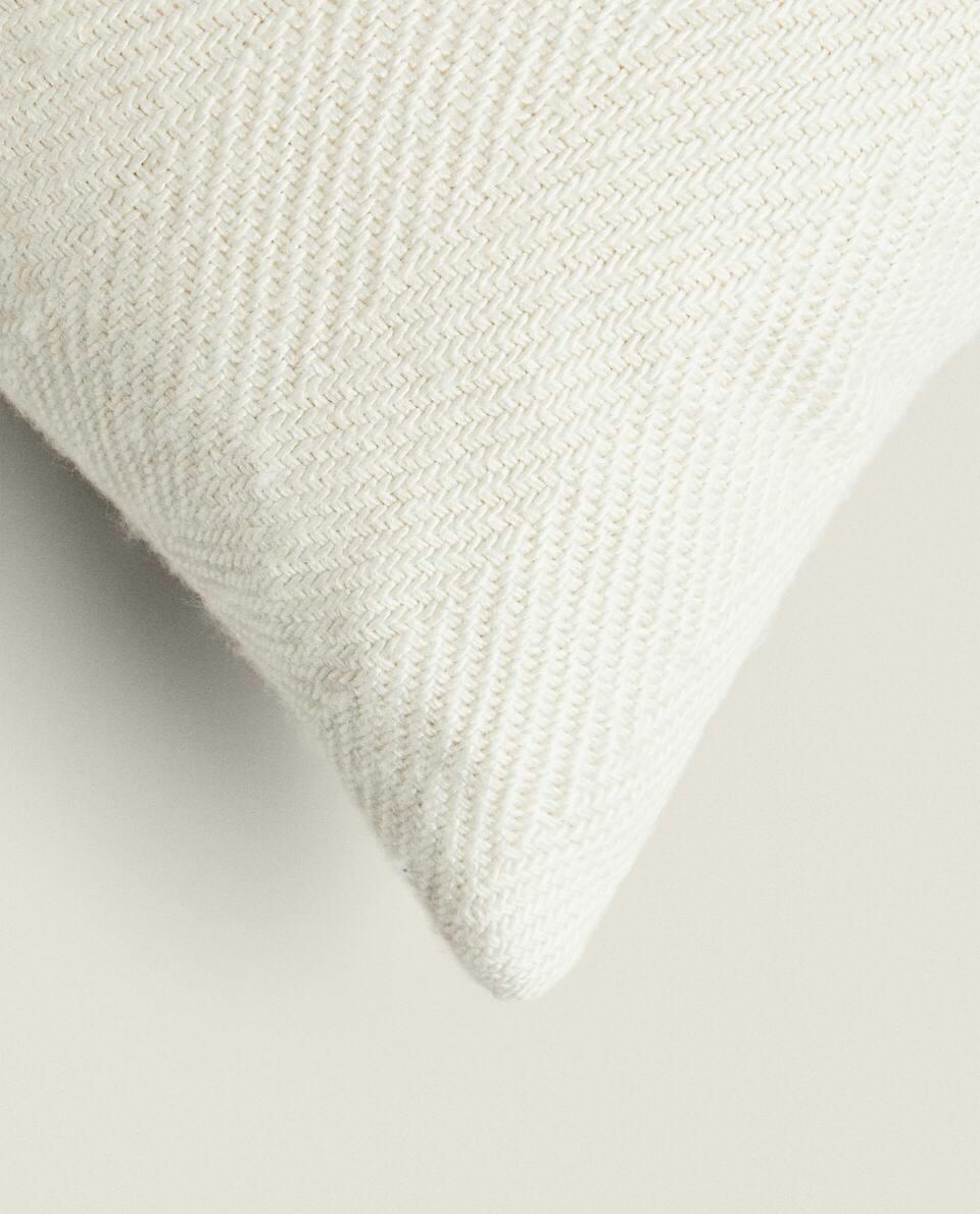 X áBBATTE MERINO WOOL AND SILK CUSHION