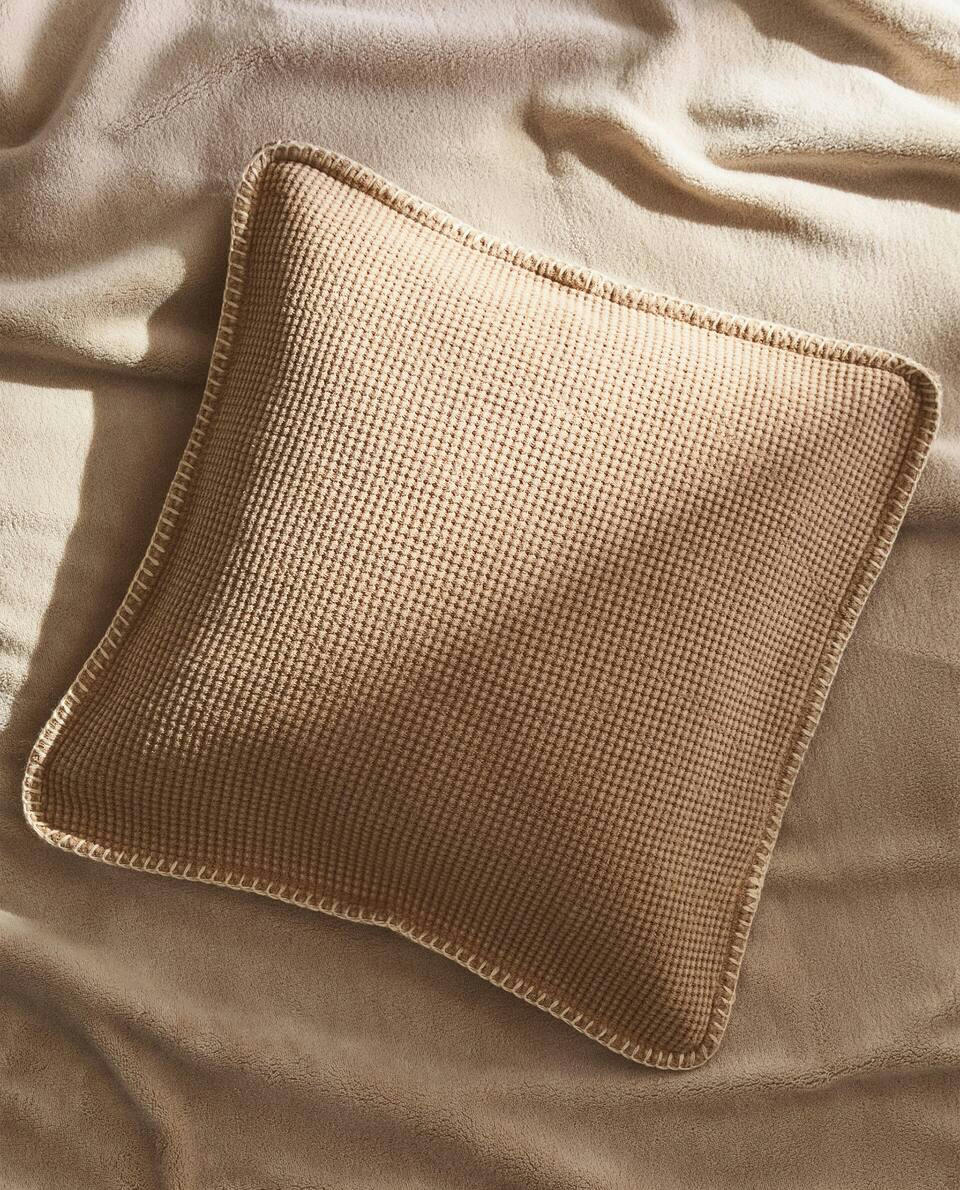 TEXTURED WAFFLE-KNIT CUSHION COVER