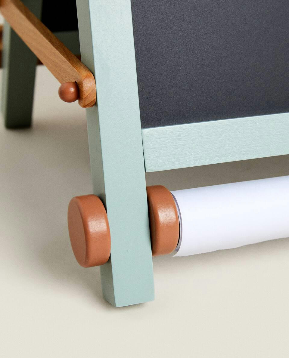 TOY WOODEN BLACKBOARD