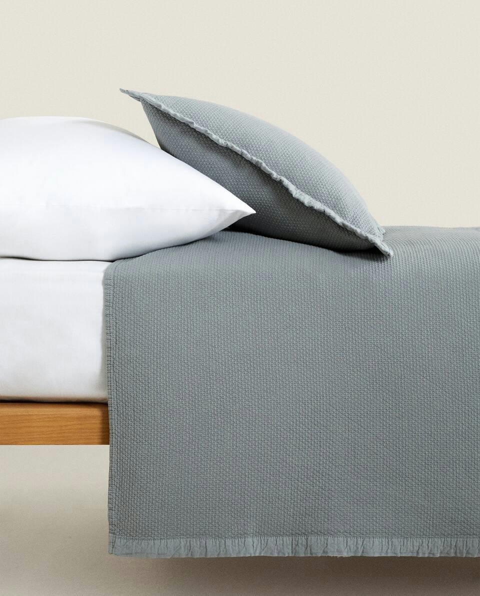 COTTON BEDSPREAD WITH PIPING