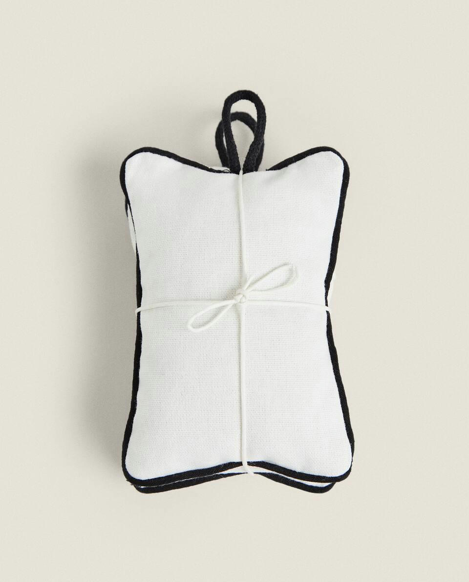 PACK OF WARDROBE CEDAR CHIP BAGS (PACK OF 2)