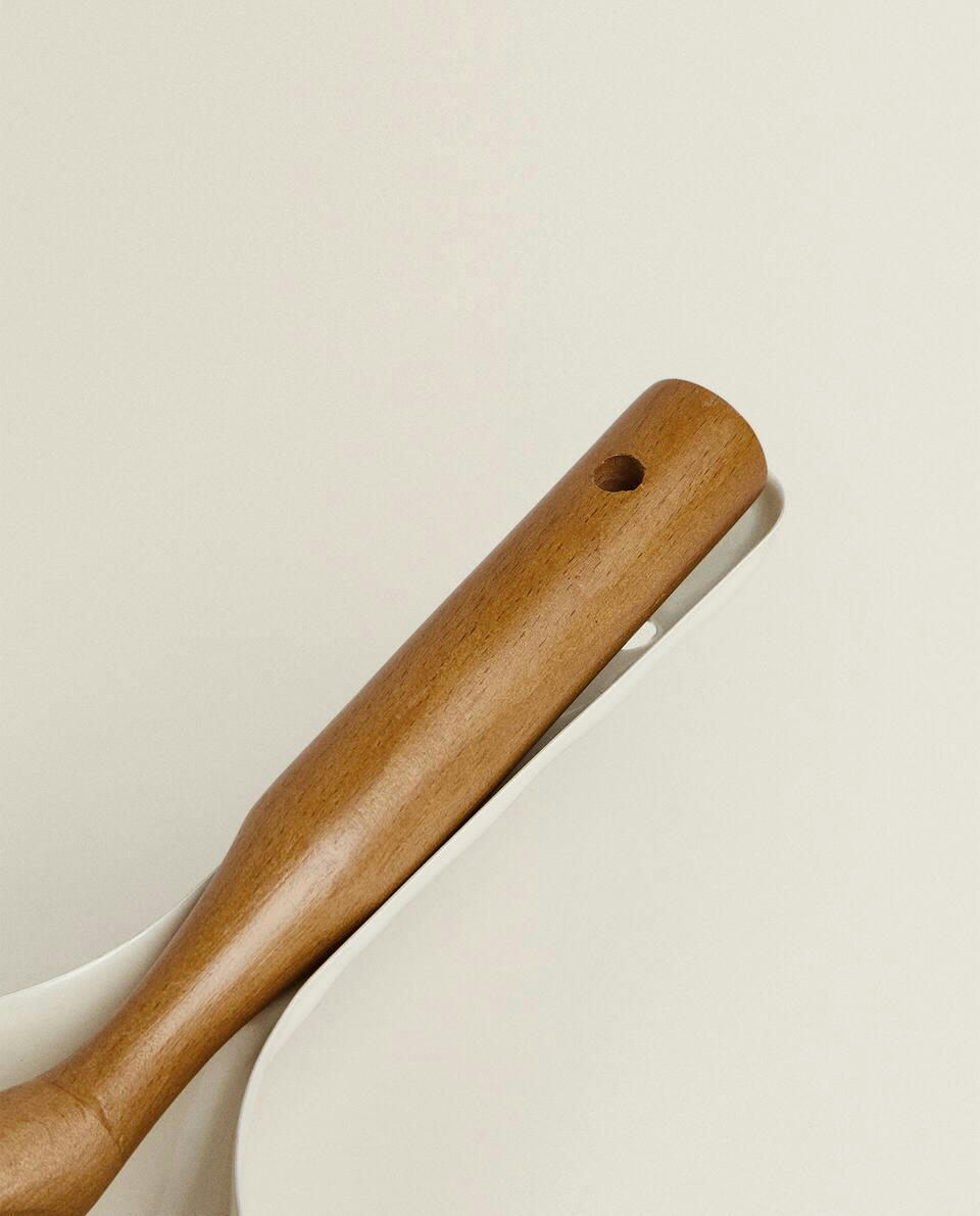 DUSTPAN AND BRUSH SET