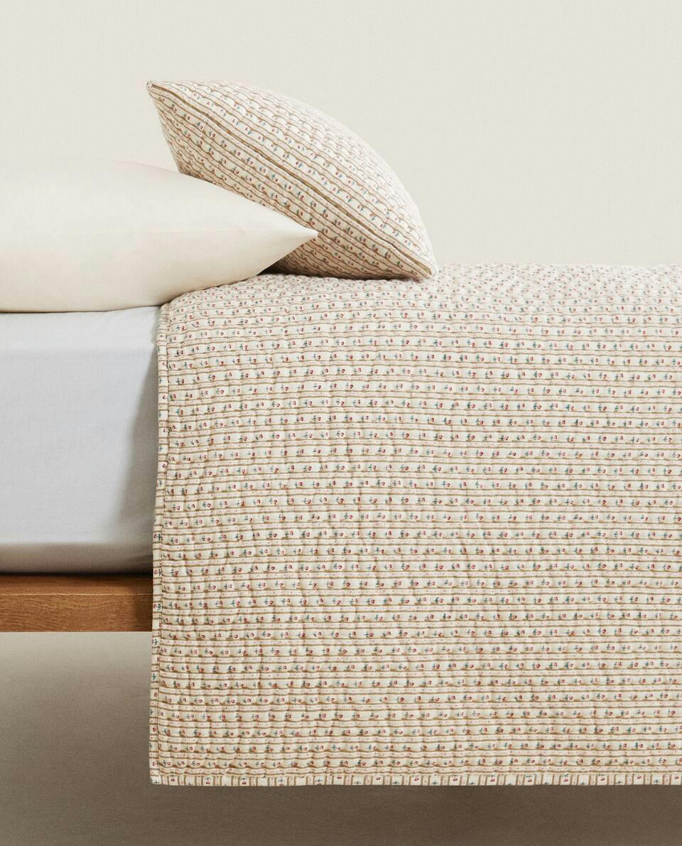 FLORAL COTTON CHRISTMAS QUILT