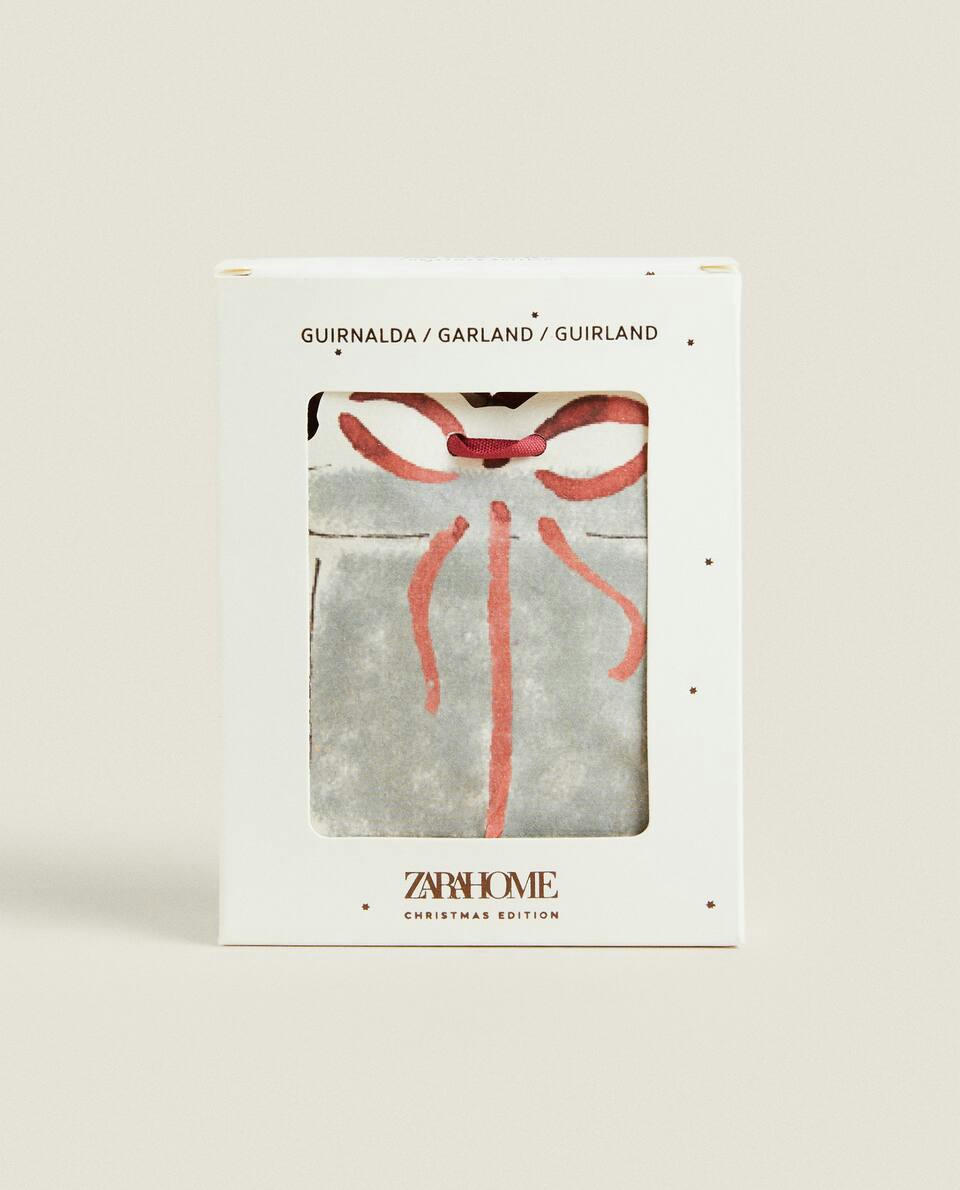 DECORATIVE GARLAND WITH RIBBON AND CHRISTMAS FIGURES