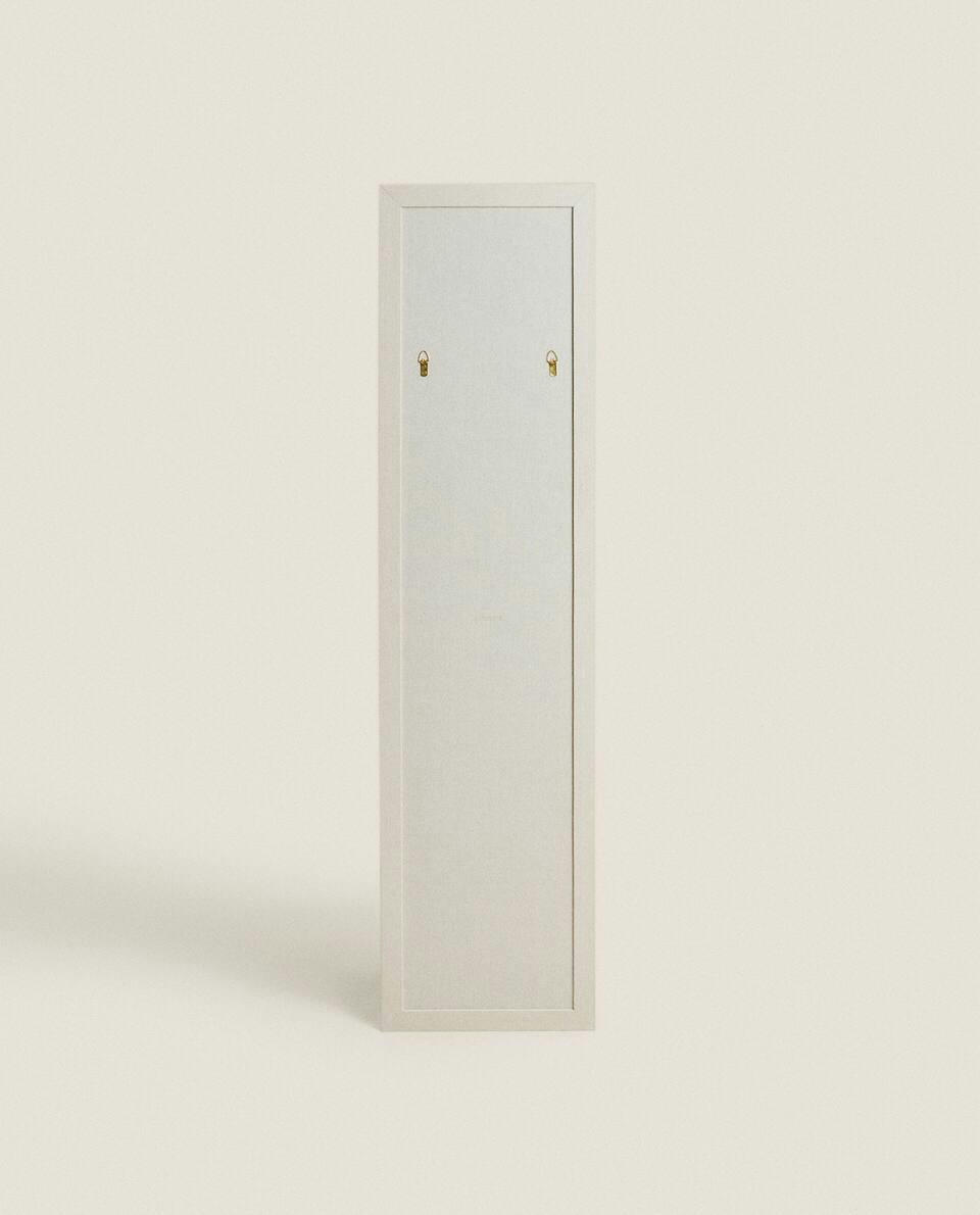 VERTICAL MIRROR WITH LINEN FRAME