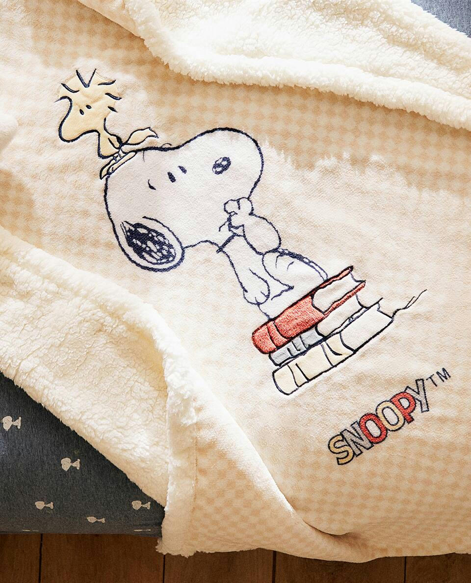 PEANUTS? FAUX SHEARLING BLANKET