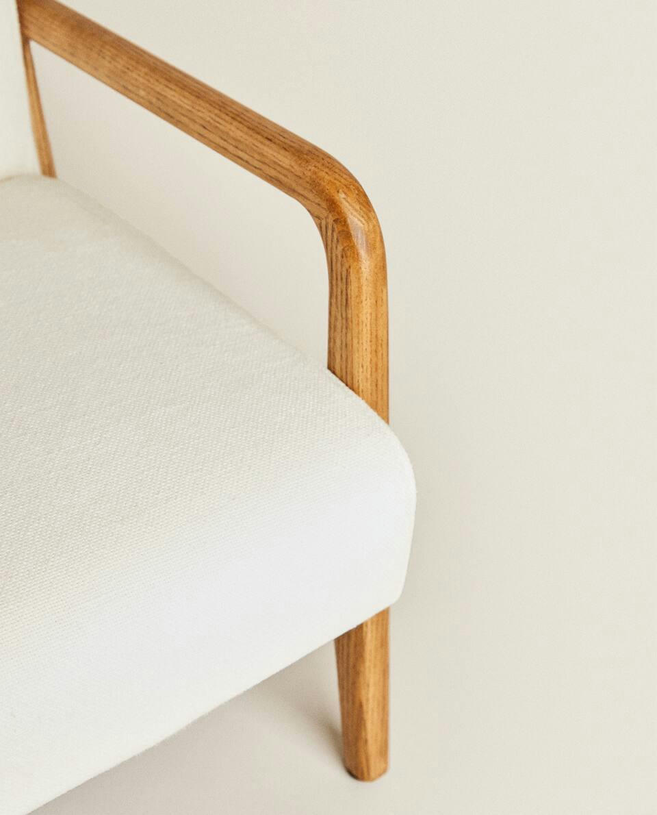 WOOD AND LINEN CHILDREN’S ARMCHAIR