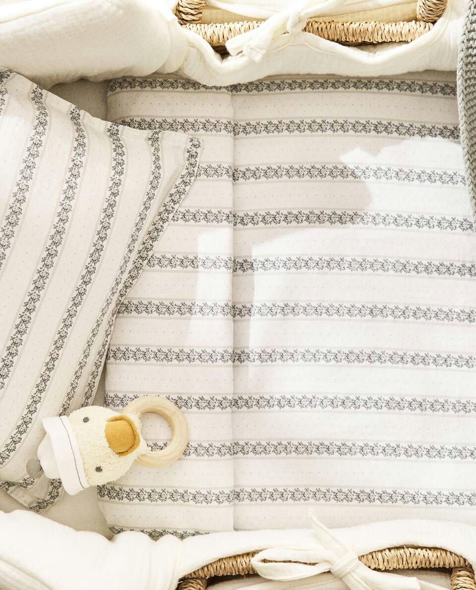 STRIPED LINEN MINI COT SET WITH FLOWERS