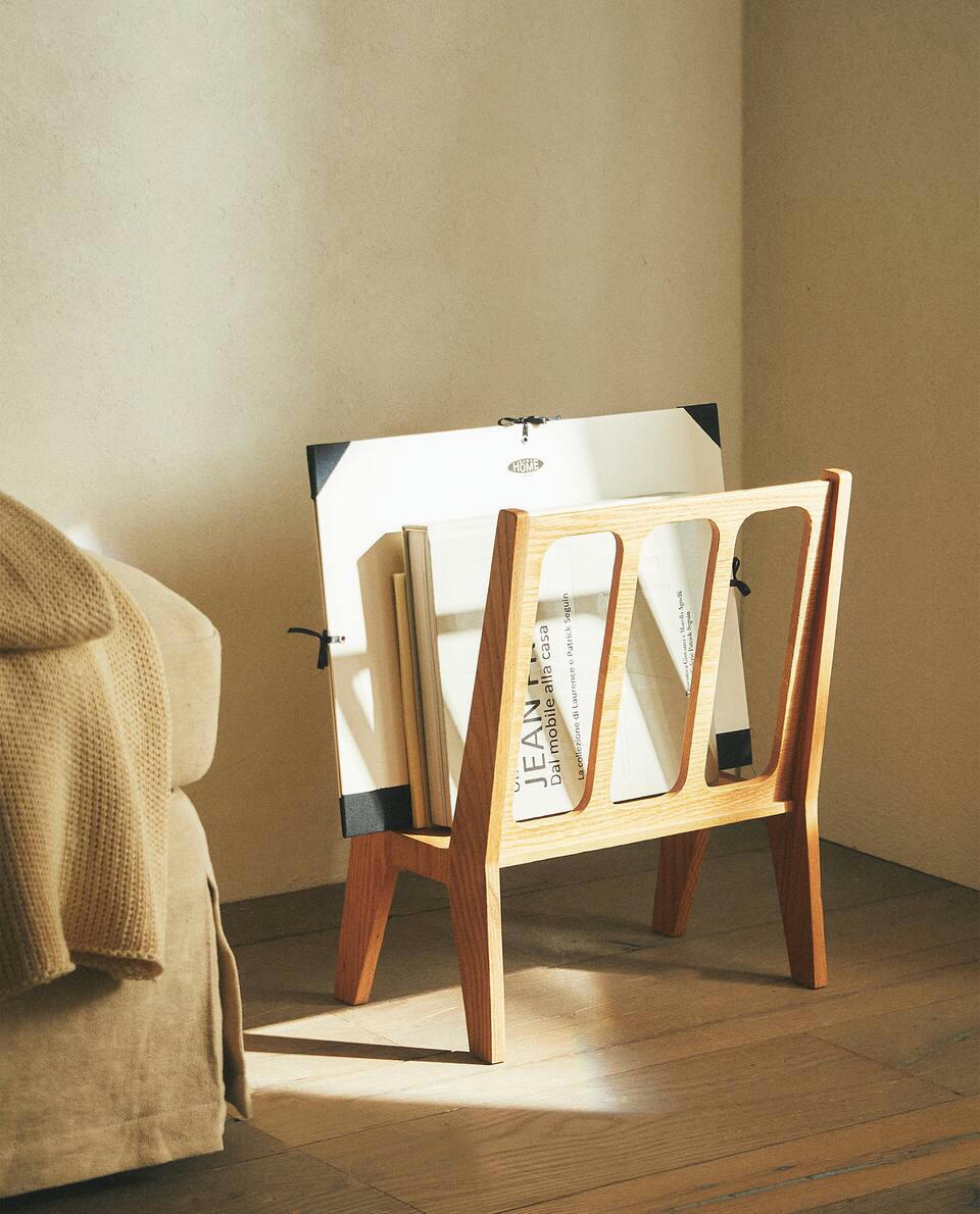 ST. LAZARE WOODEN MAGAZINE RACK