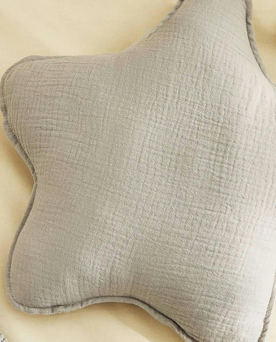 MUSLIN STAR CUSHION