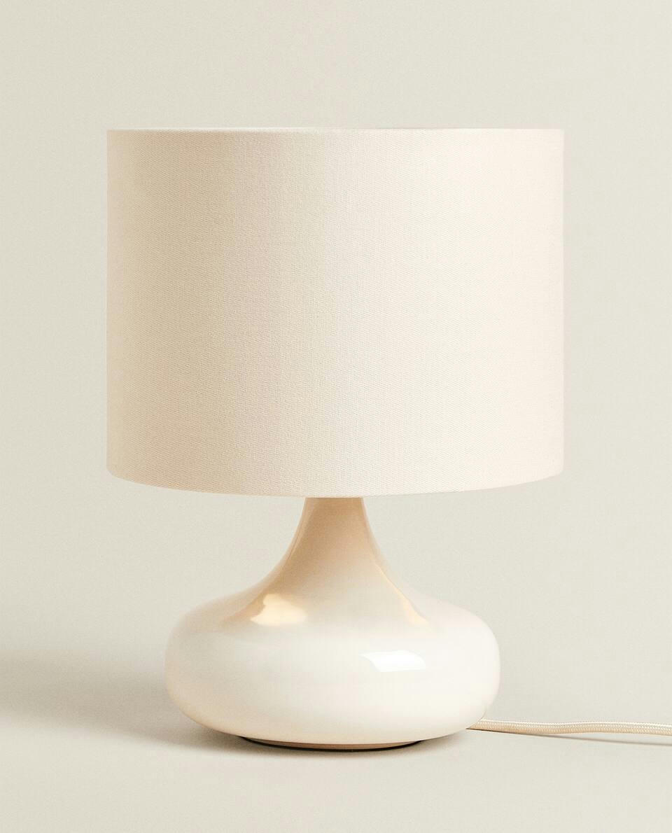 SMALL CERAMIC BASE LAMP