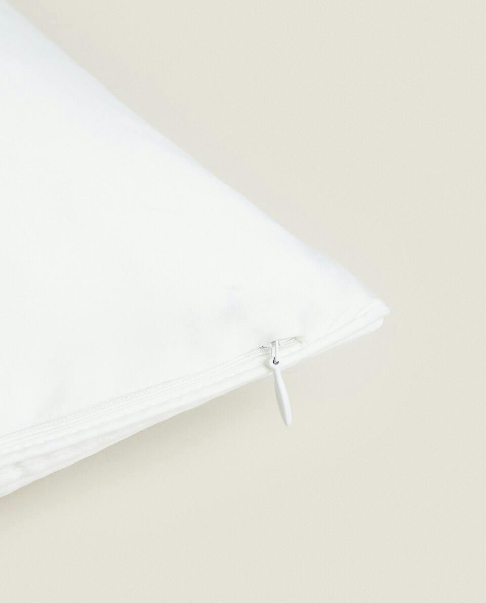 RAISED DESIGN CUSHION COVER