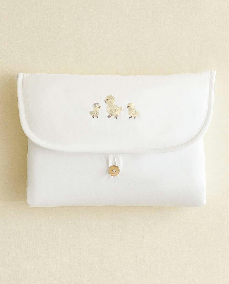 EMBROIDERED DUCK CHANGING MAT