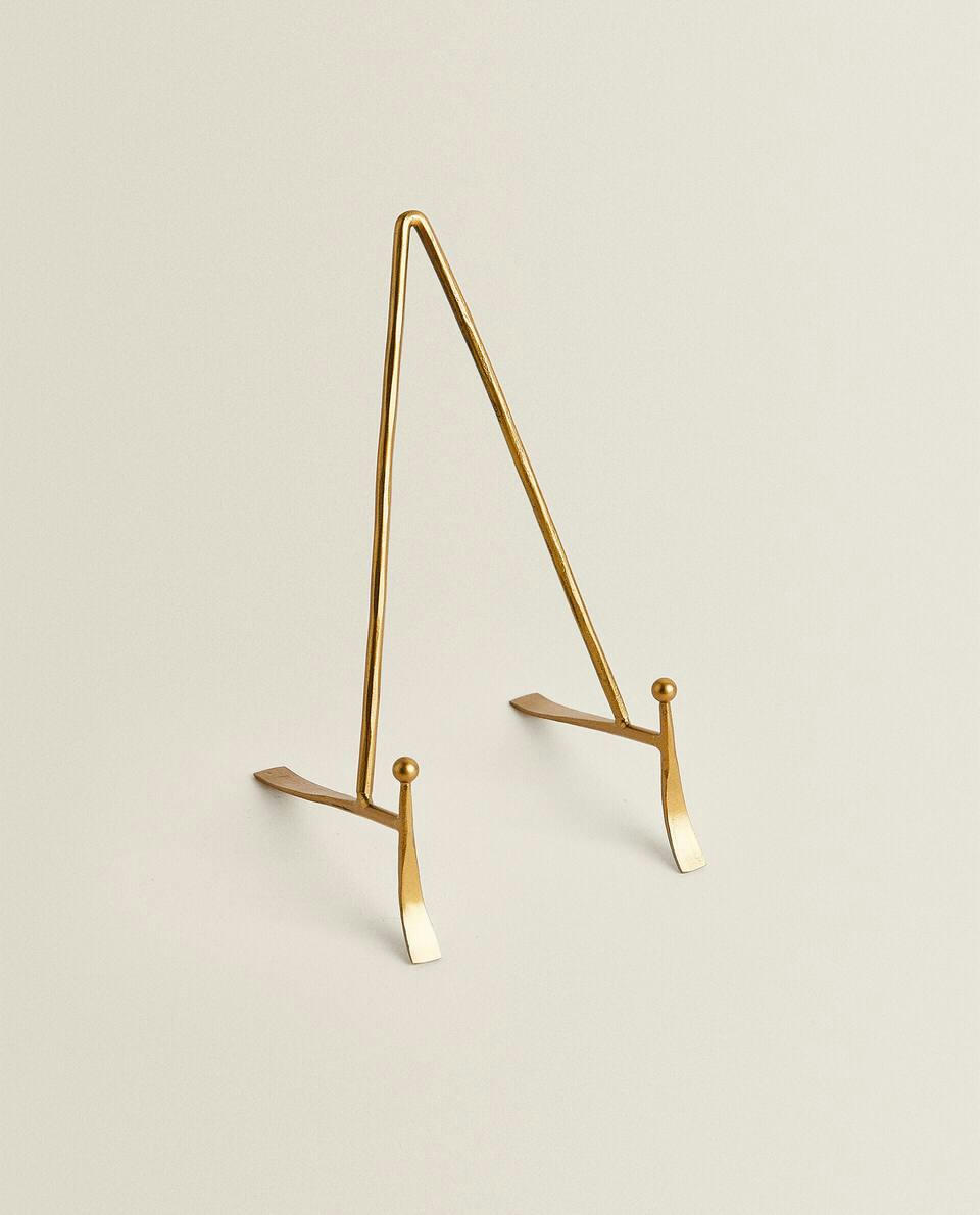 GOLDEN METAL DISPLAY STAND