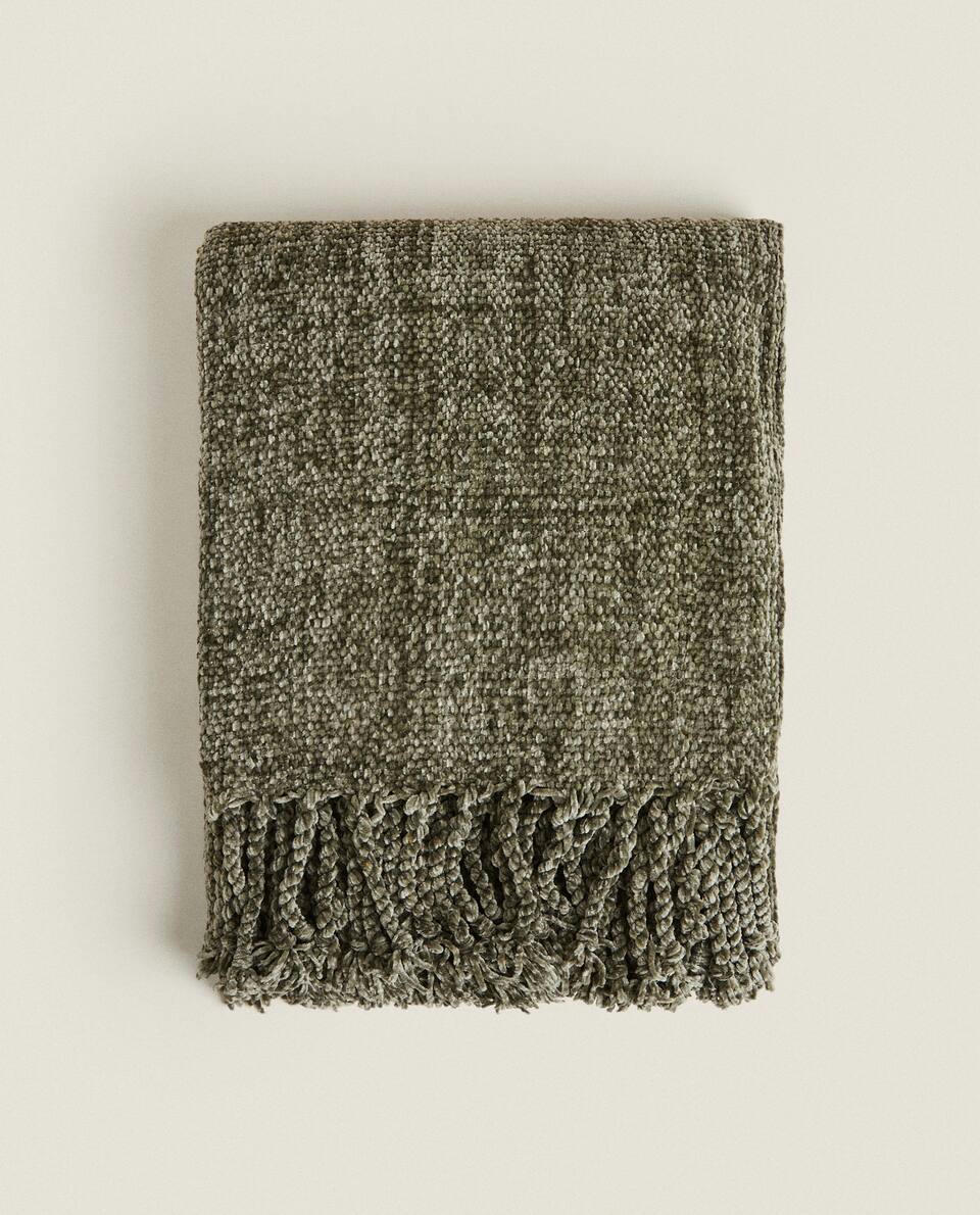 CHUNKY CHENILLE BLANKET