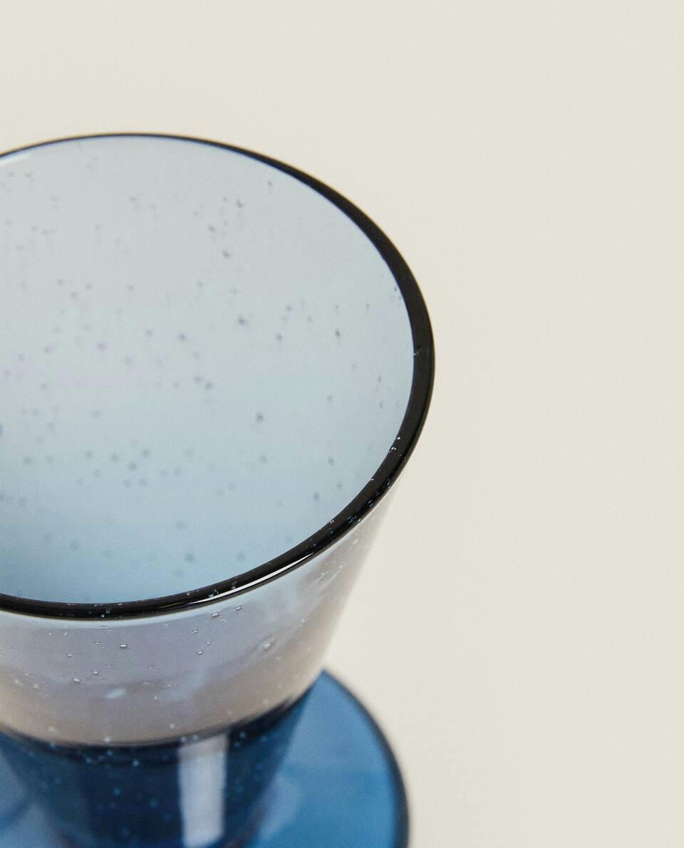 SMALL GLASS WITH BUBBLES
