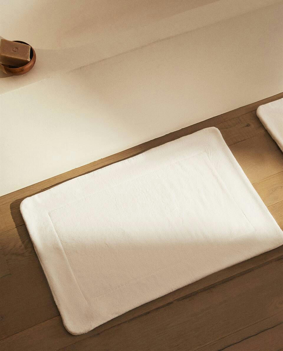 EXTRA SOFT BATH MAT