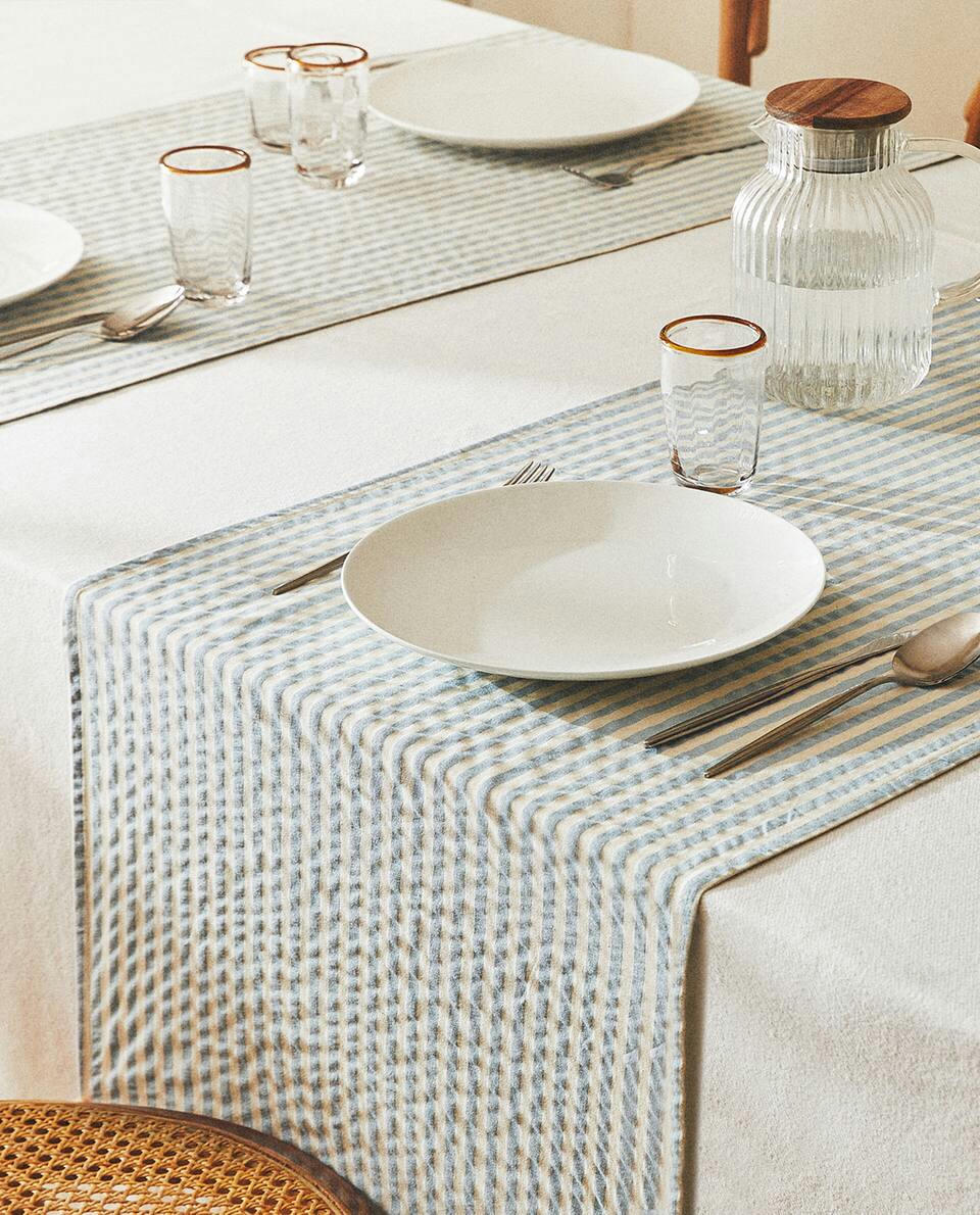 STRIPED TABLE RUNNER