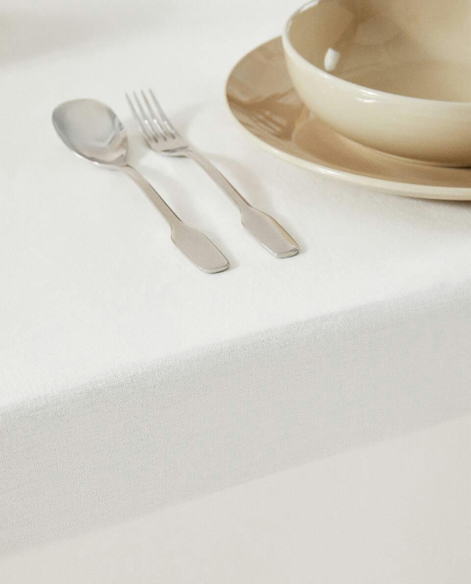 TOPSTITCHED TABLECLOTH