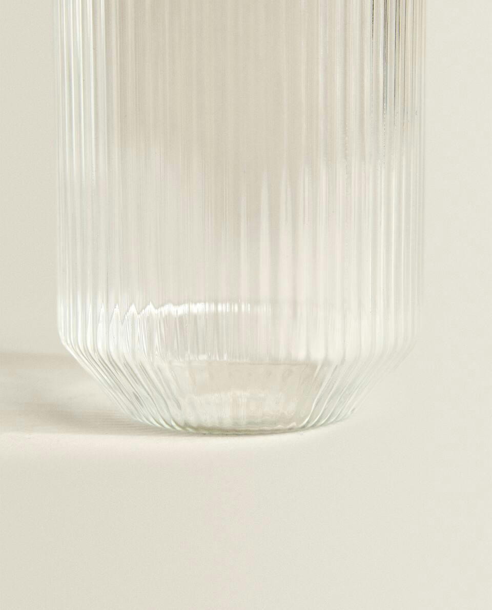 BOROSILICATE GLASS TUMBLER WITH RAISED LINES