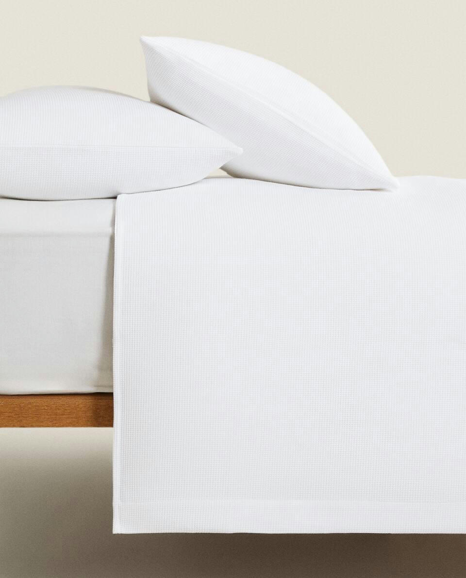 PIQUé BEDSPREAD