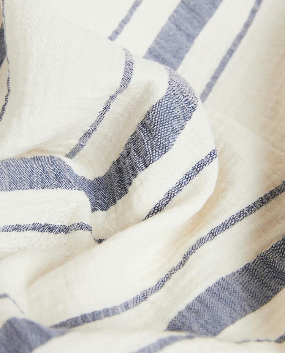 LIGHTWEIGHT STRIPED BLANKET