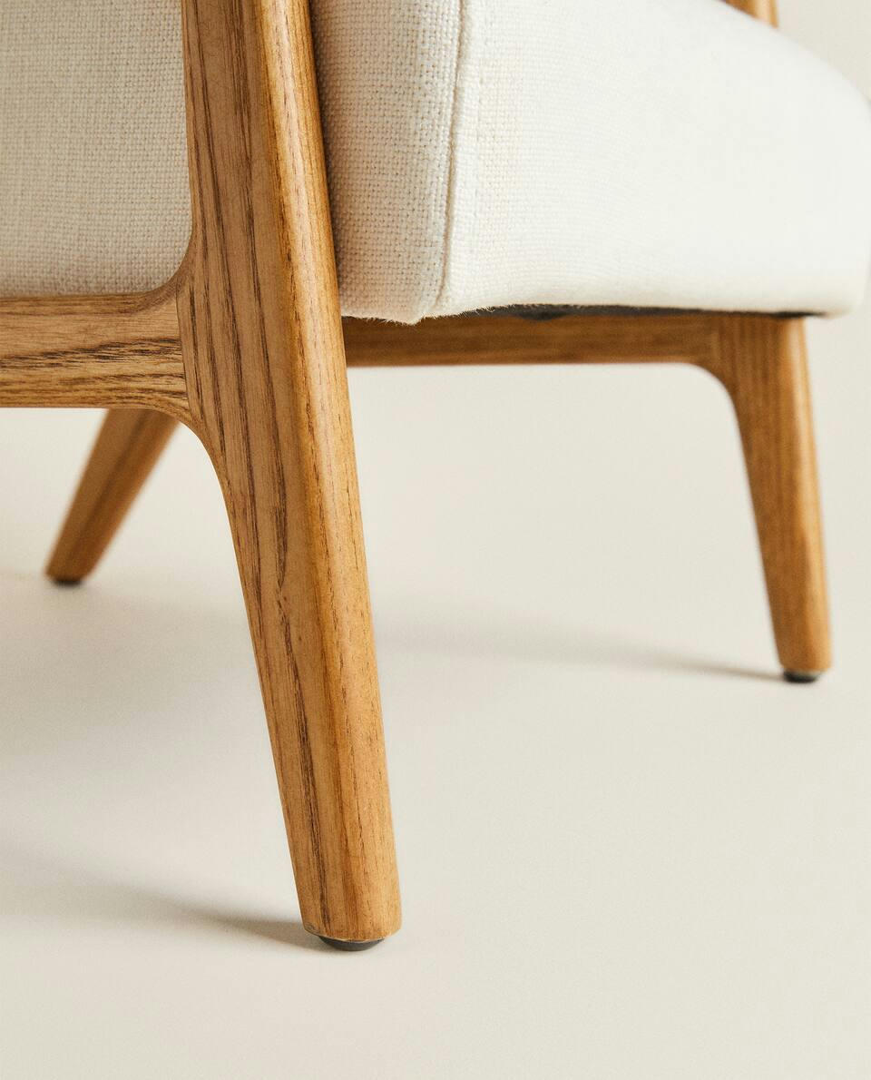 WOOD AND LINEN CHILDREN’S ARMCHAIR