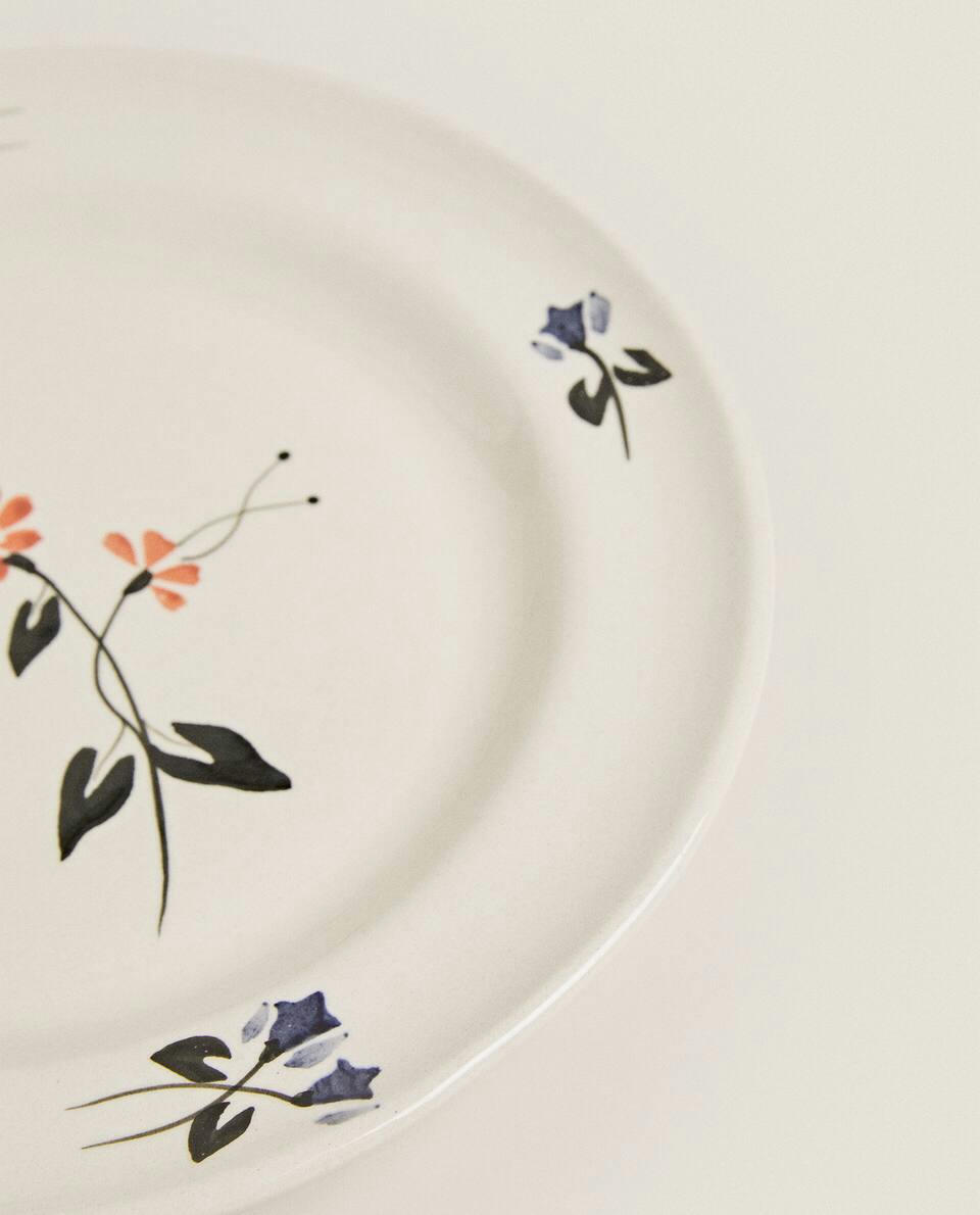 PAINTED FLORAL EARTHENWARE TABLEWARE