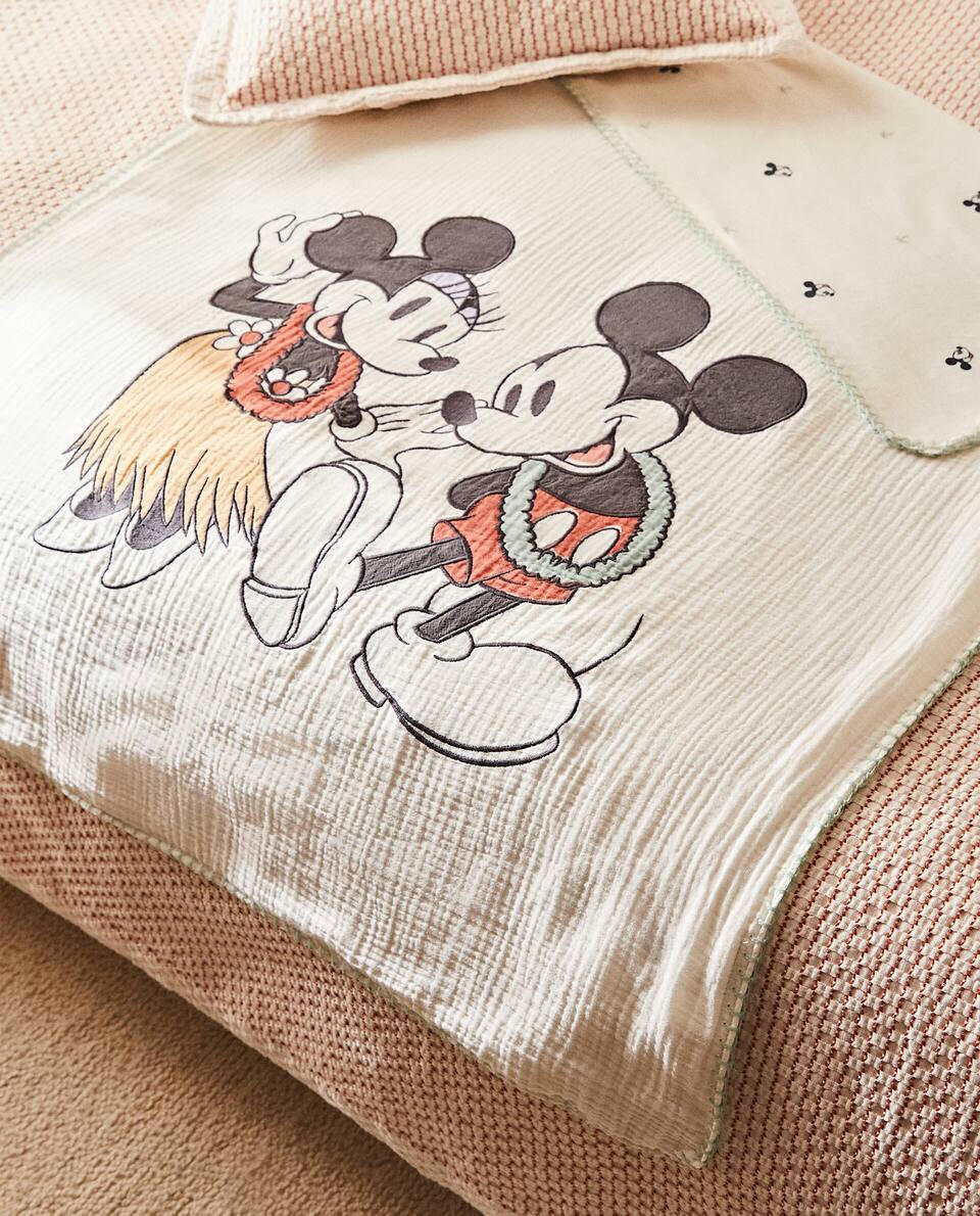 MICKEY MOUSE ? DISNEY EMBROIDERED BLANKET