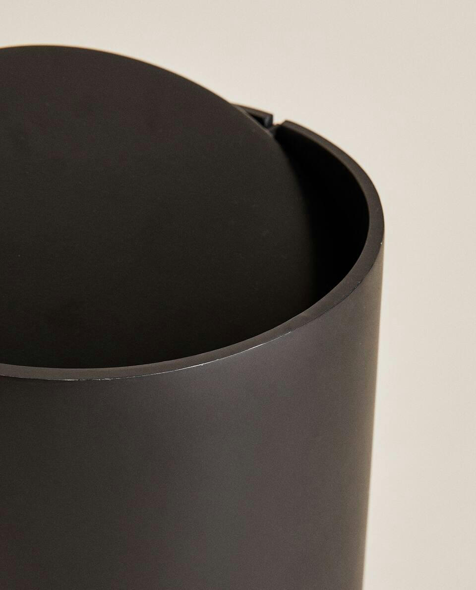 BLACK RESIN WASTEPAPER BASKET WITH LID