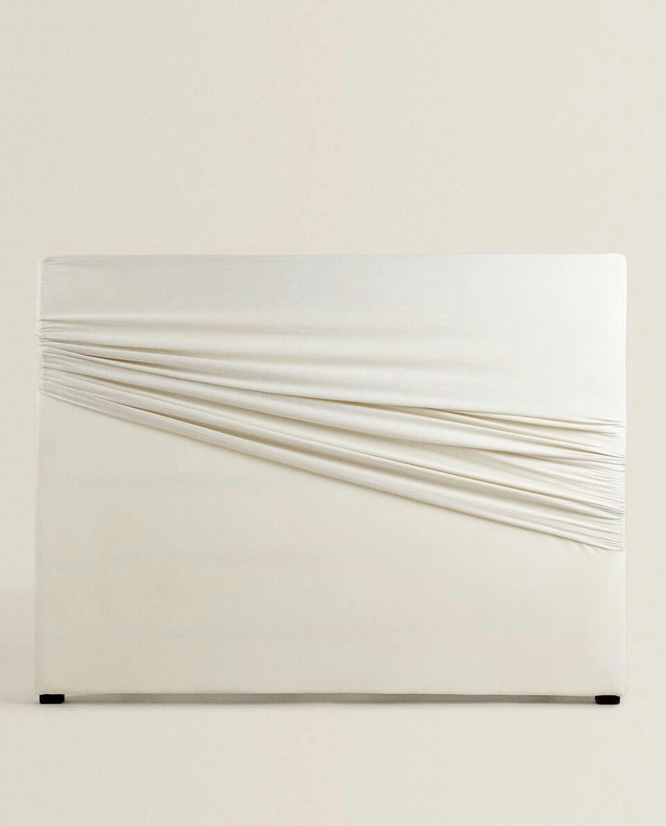 HEADBOARD WITH LINEN COVER