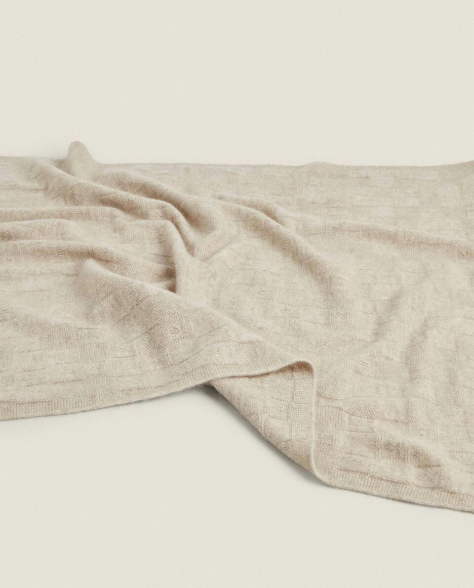 CASHMERE KNIT BLANKET