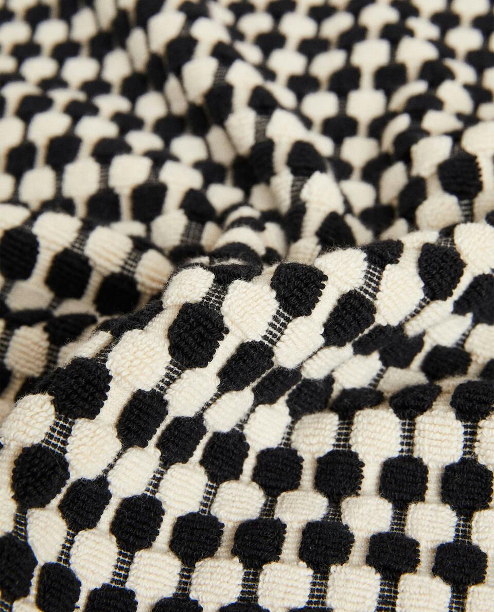 TEXTURED WAFFLE BATH MAT