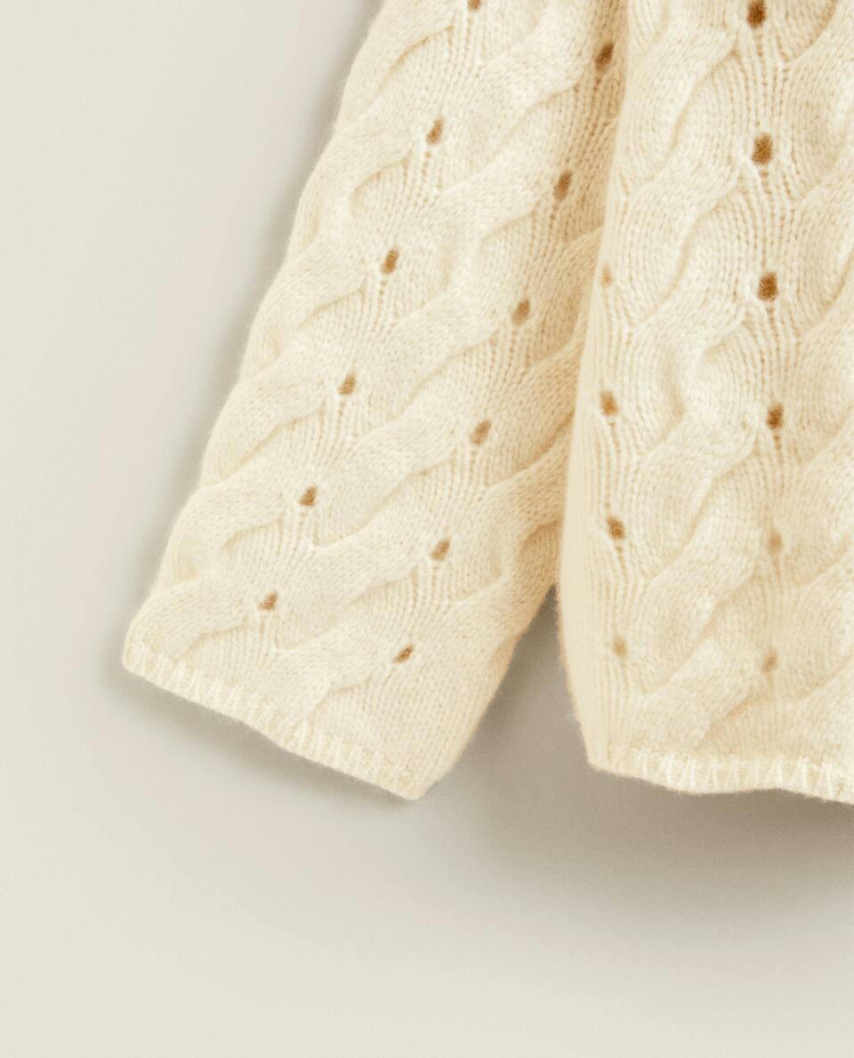 CABLE-KNIT CASHMERE SWEATER