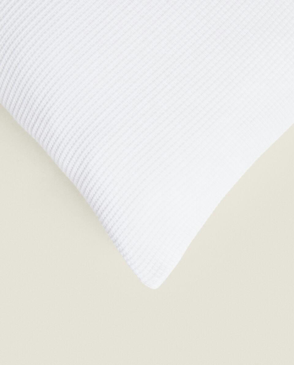 PIQUé CUSHION COVER