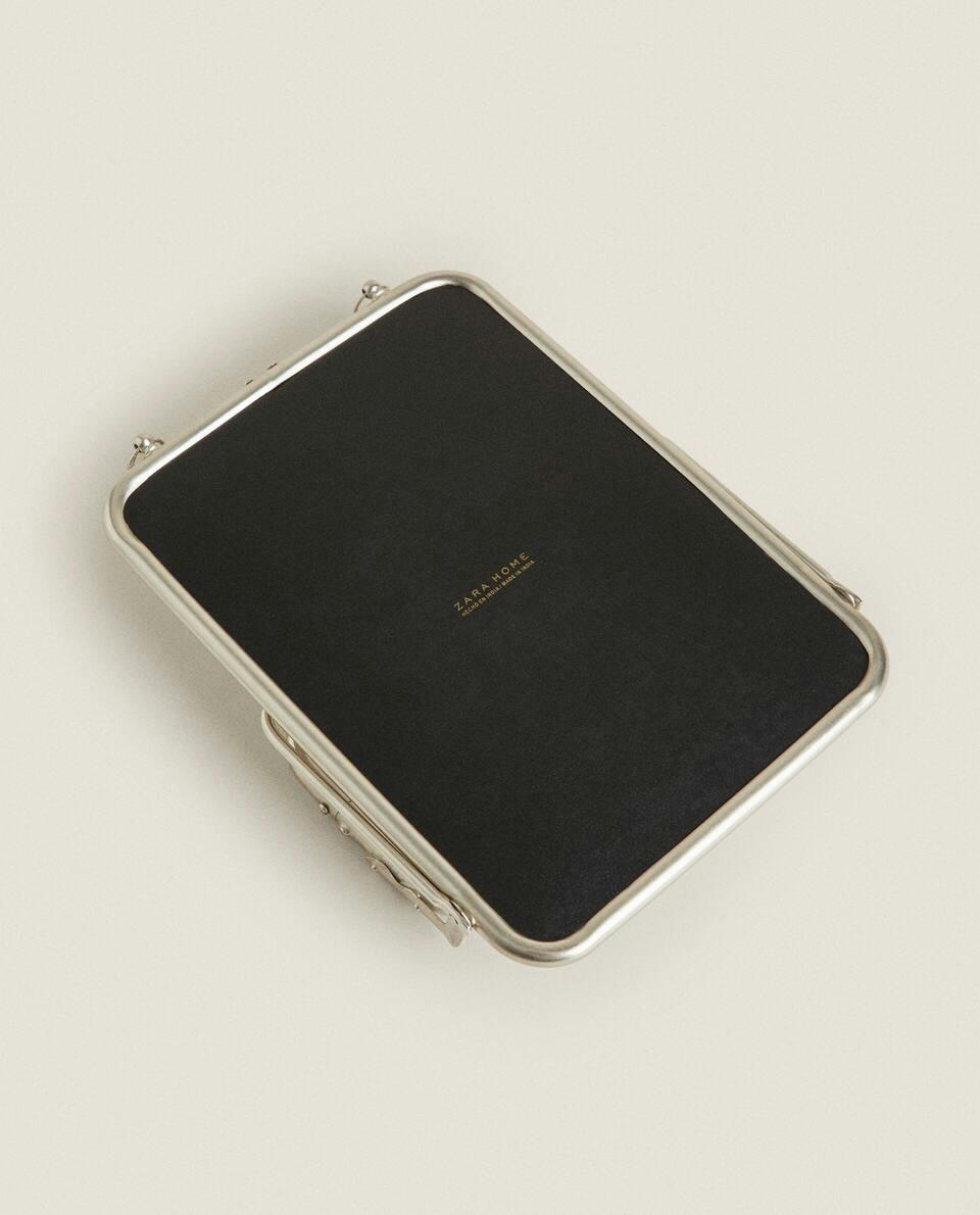 WALL MIRROR WITH CHAIN