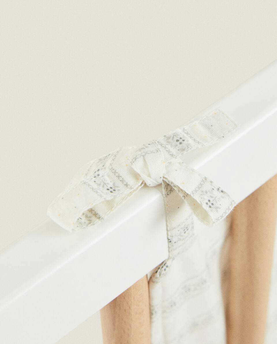 FLORAL BORDER COT BUMPER