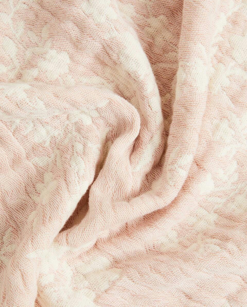 FLORAL JACQUARD BLANKET