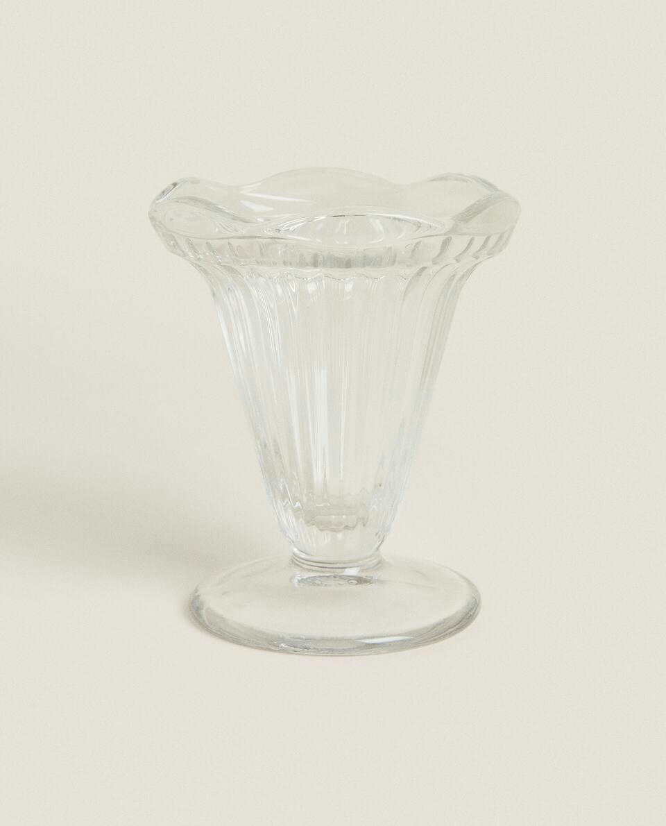 ICE-CREAM CUP WITH LINES