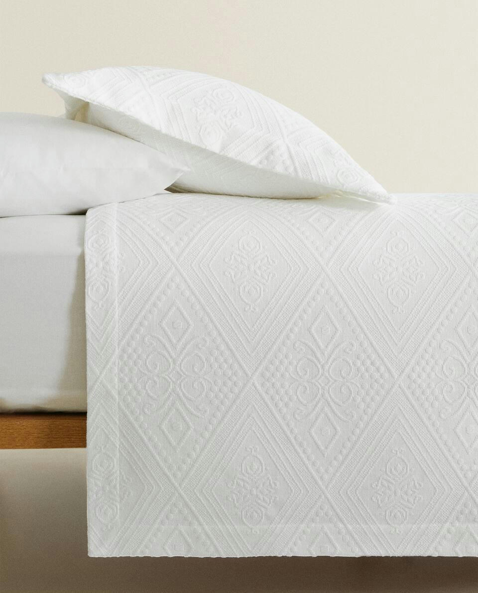 COTTON BEDSPREAD WITH GEOMETRIC DESIGN