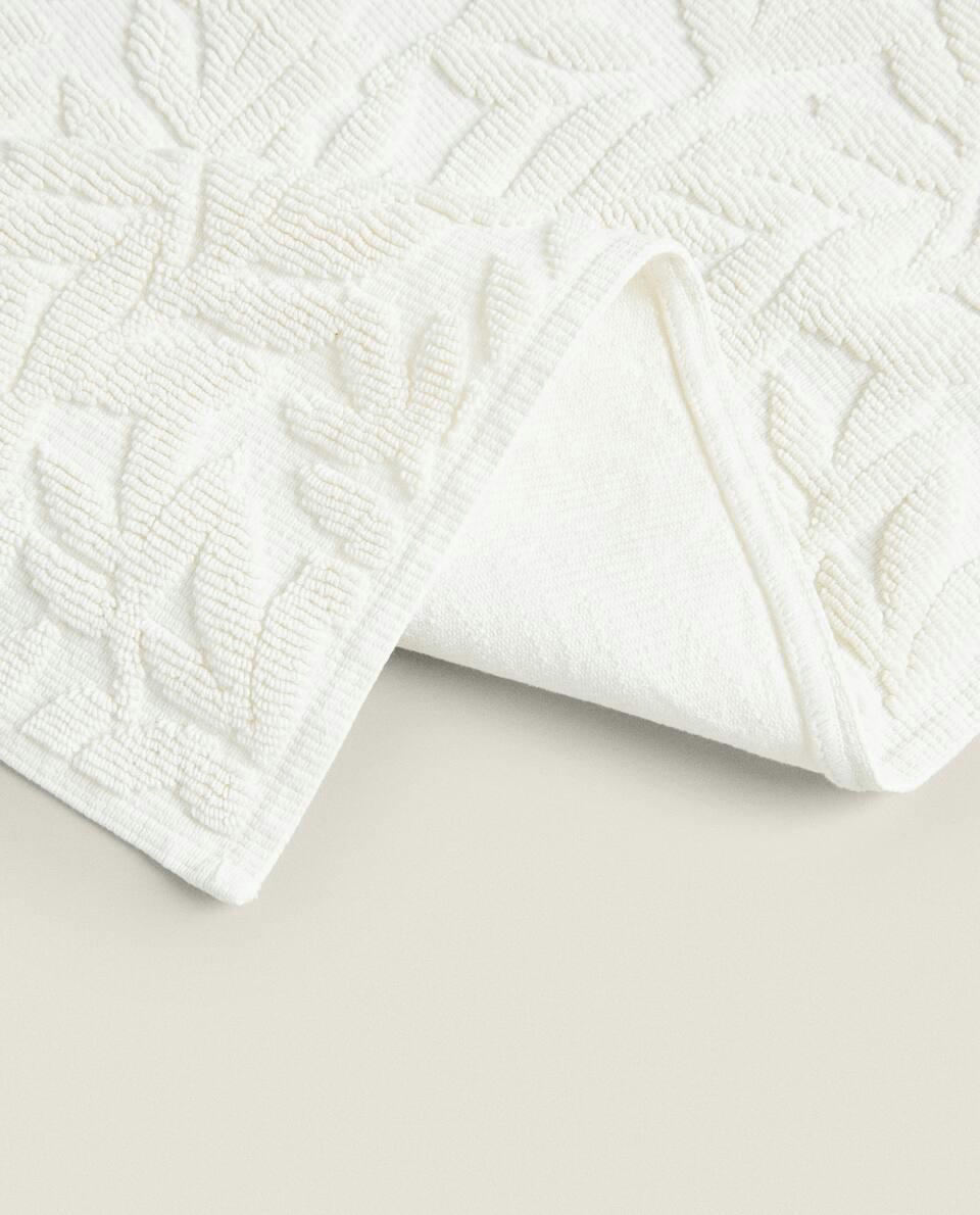 JACQUARD BATH MAT