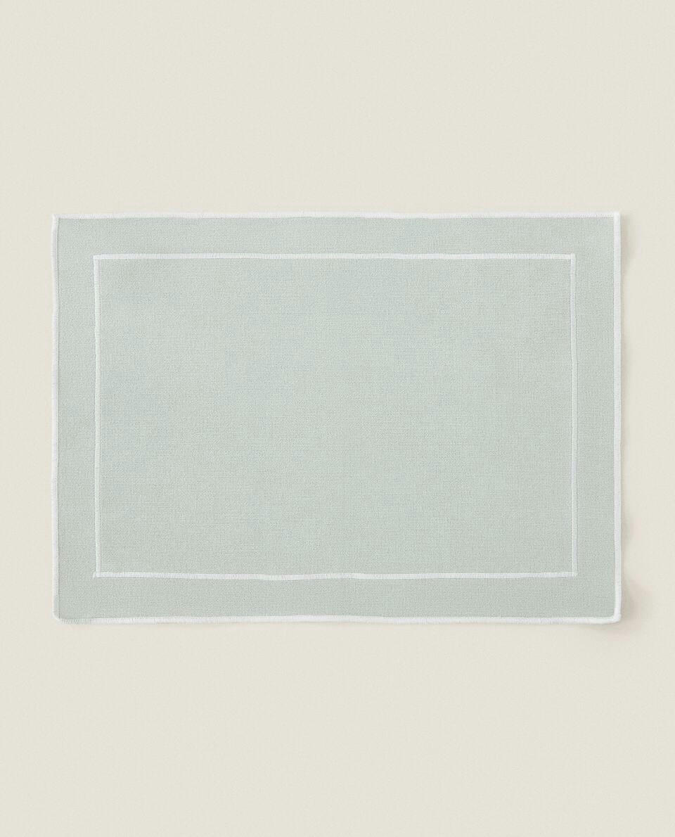 EMBROIDERED COTTON PLACEMAT
