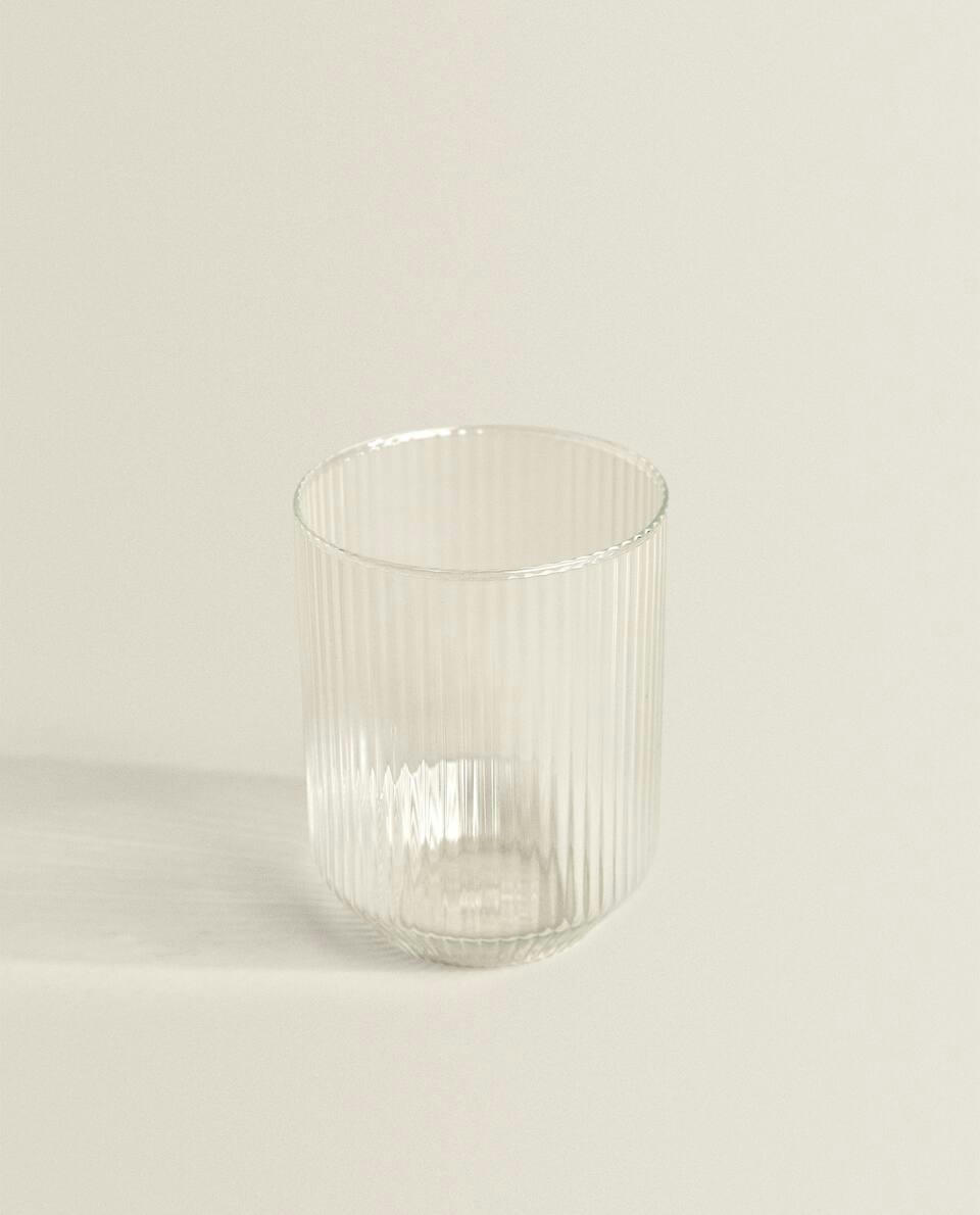BOROSILICATE GLASS TUMBLER WITH RAISED LINES