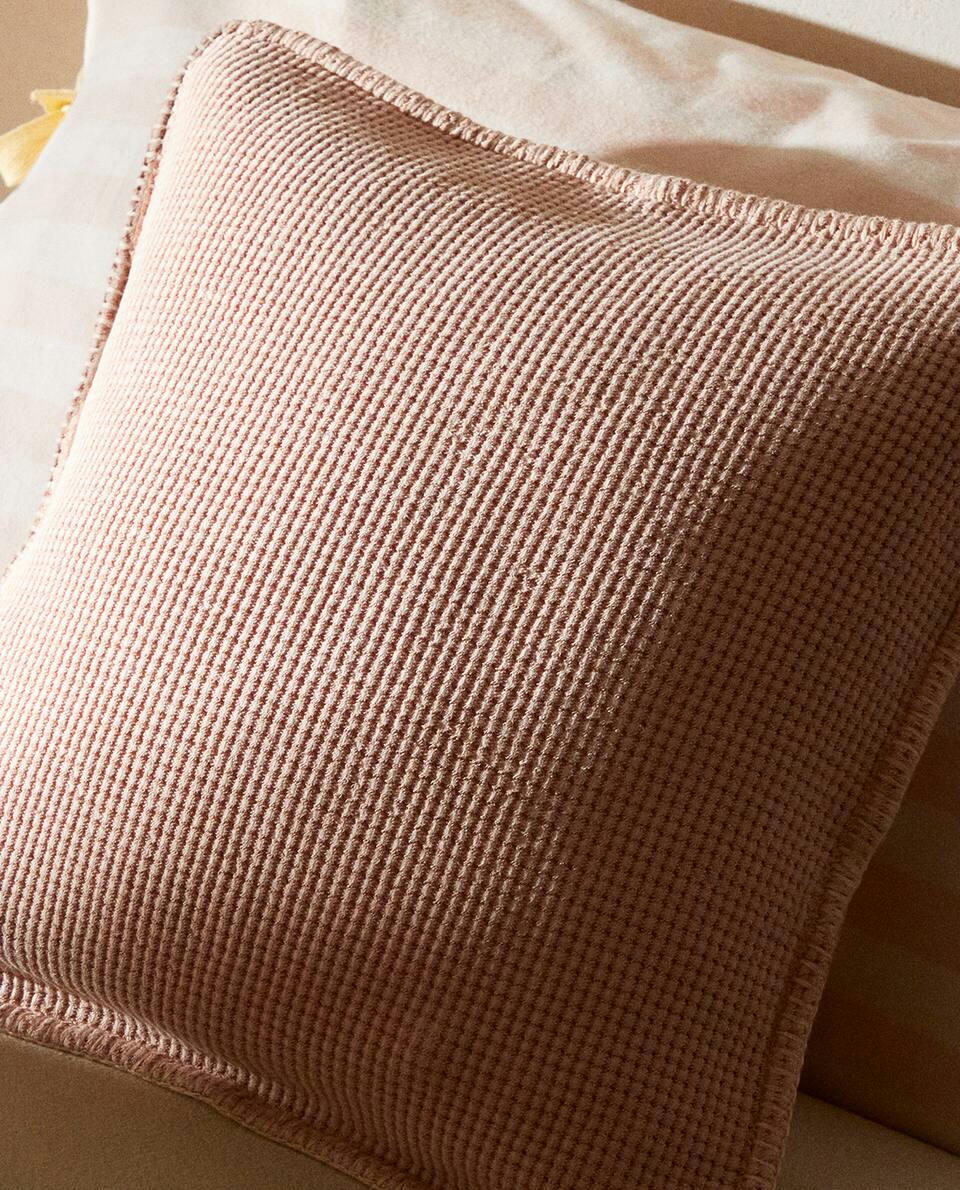 TEXTURED WAFFLE-KNIT CUSHION COVER