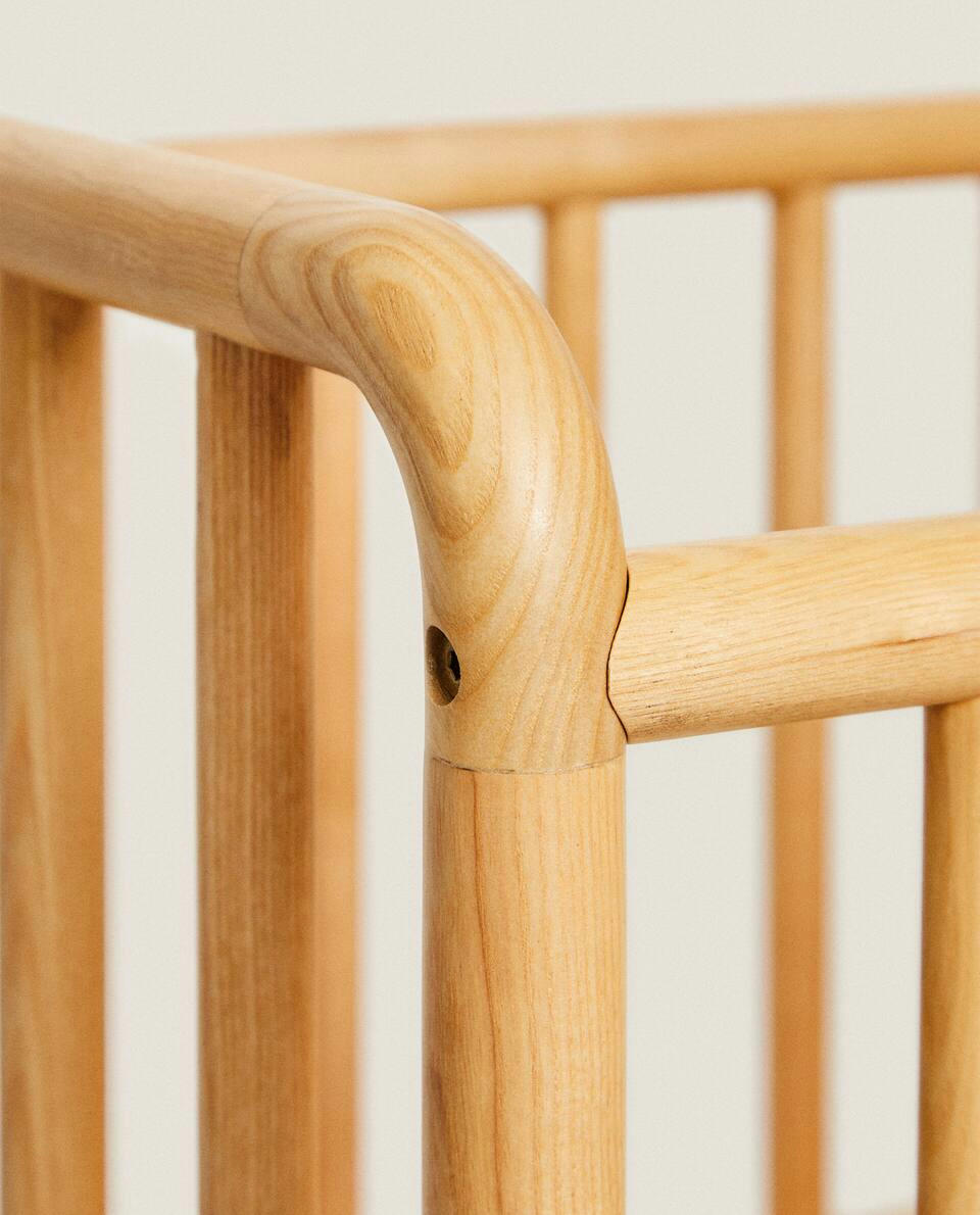 CHILDREN’S ASH WOOD MINI COT